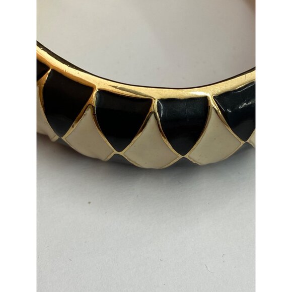 Vintage E. Pearl  Gold-Tone Black & Cream Enamel Hinged Bangle Bracelet With Dia - Picture 5 of 12